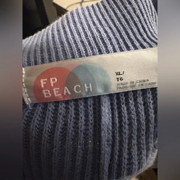 Free People Beach Women's Sweater Set - Picture 5 of 6